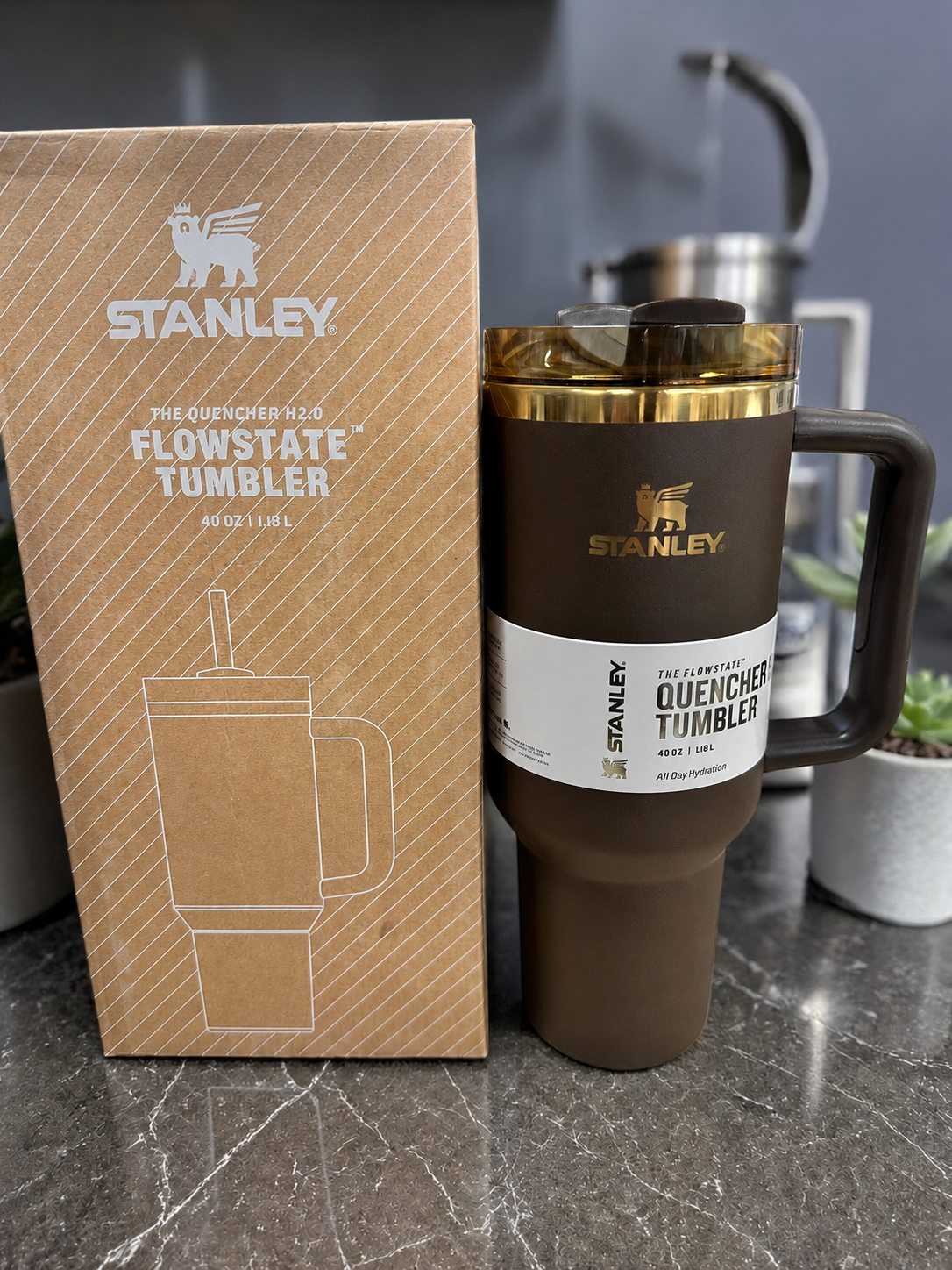 Stanley Quencher H2.0 Chocolate Gold 40 oz Tumbler